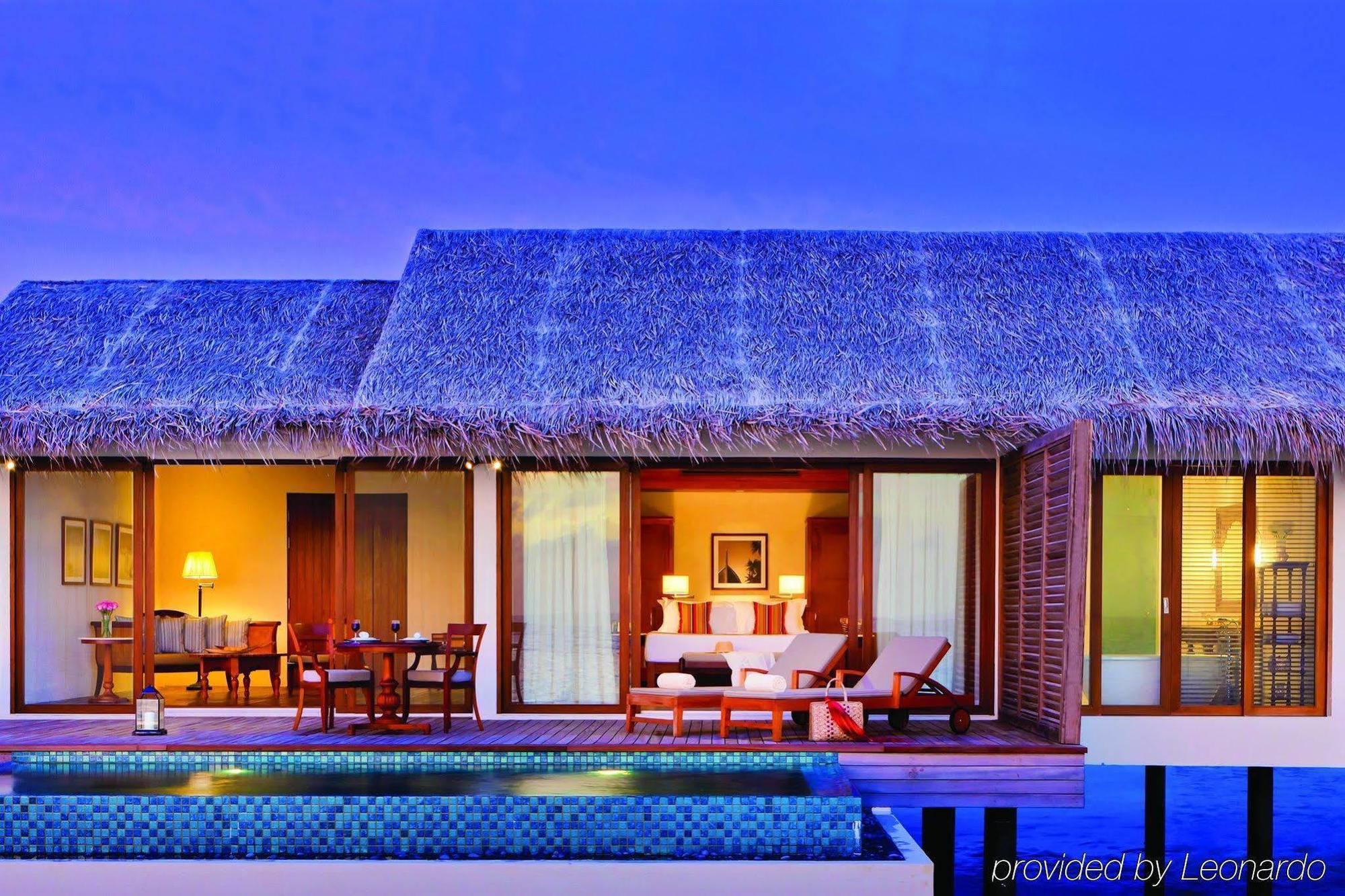 The Residence Maldives Dhigurah  Servis gambar