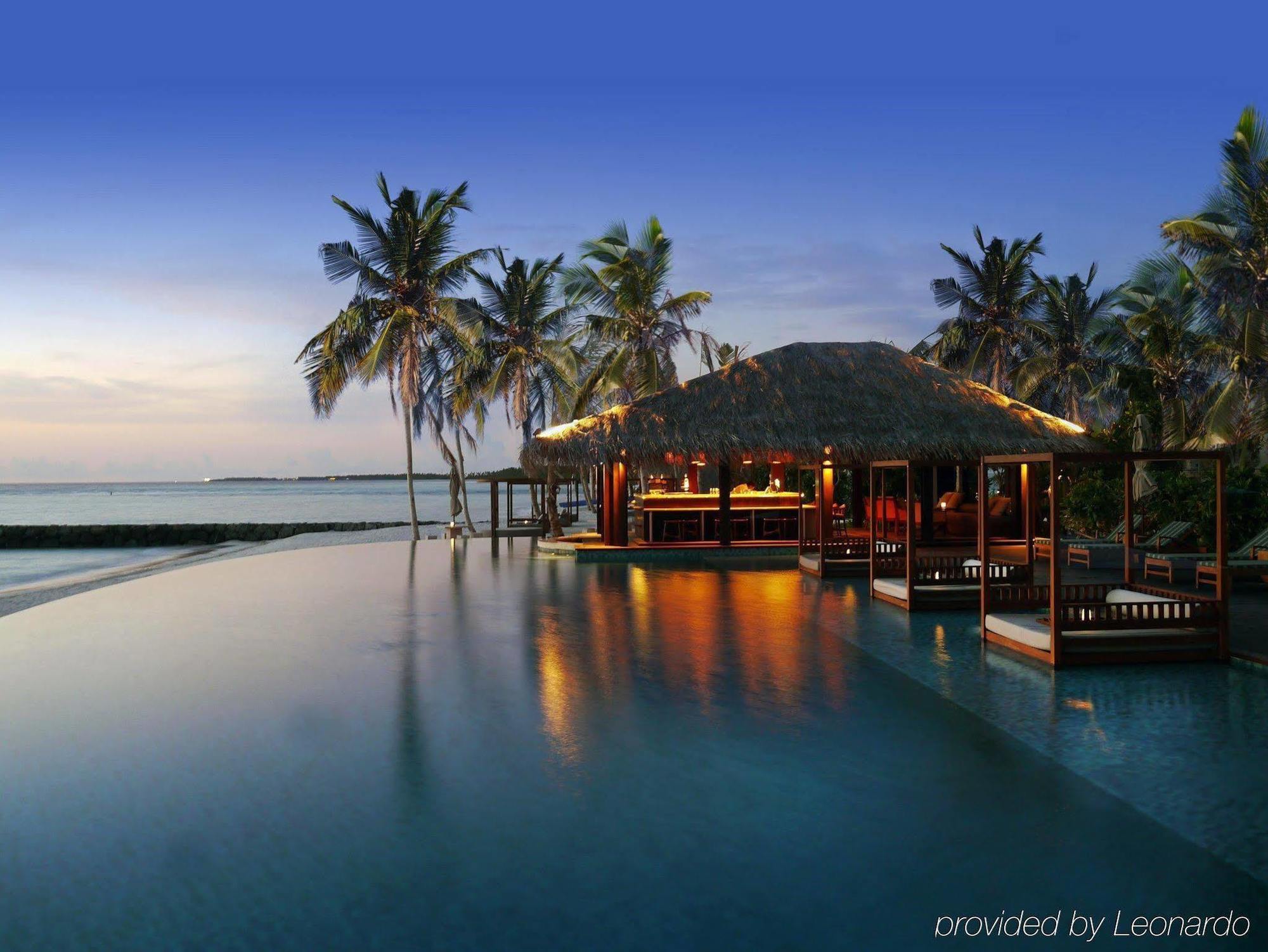 The Residence Maldives Dhigurah  Servis gambar